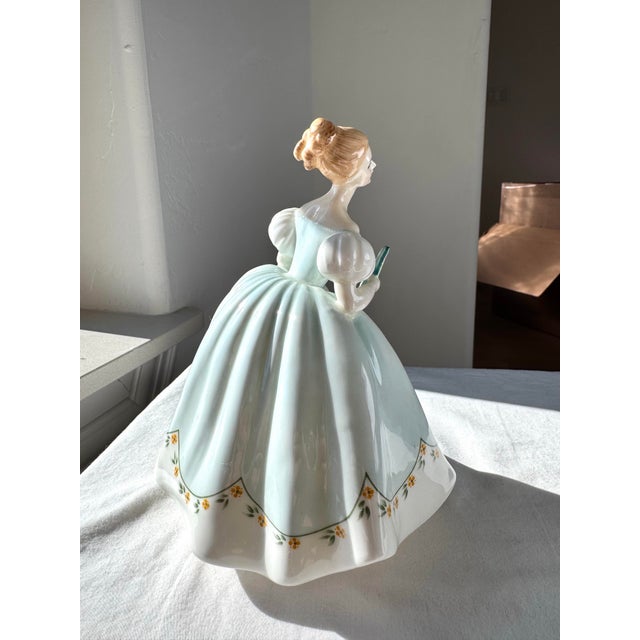 Late 20th Century Royal Doulton Figurine ~ “First Dance” ~ Hn 2803 For Sale In Dallas - Image 6 of 12