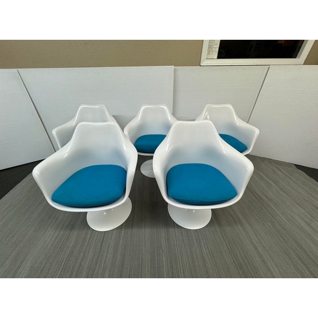 Eero Saarinen for Knoll Tulip Swivel Arm Chairs, Set of Five For Sale In San Francisco - Image 6 of 12