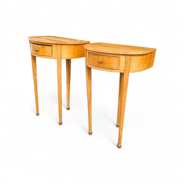Matching cherry wood / Biedermeier chairs / sidetables set / tripot console table Table Height 65Depth 35Width 42 cm Chair...