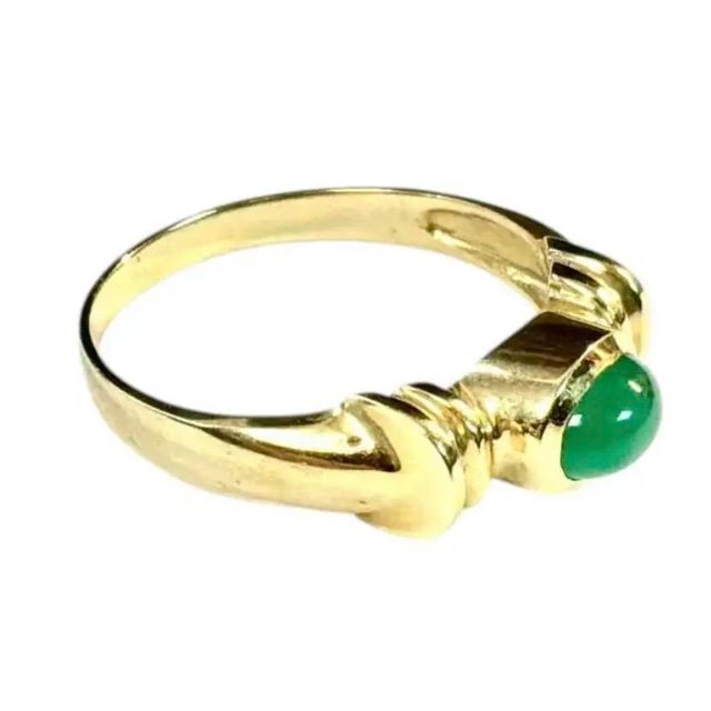 Modern 14k Gold and Oval Jadeite Cabochon Ring For Sale - Image 3 of 6