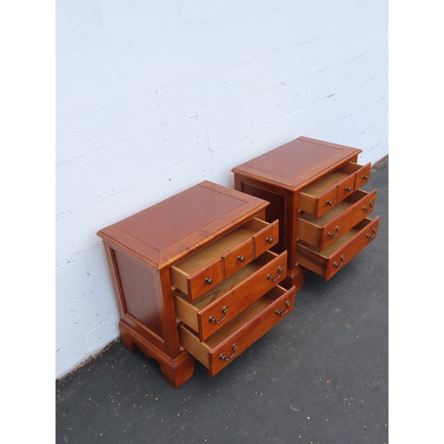 Solid Wood Nightstands End Side Bedside Tables a Pair 6588 For Sale - Image 4 of 18