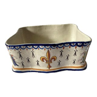 Early 20th Century French Faience Fleur-De-Lis and Breton Decorated Box For Sale