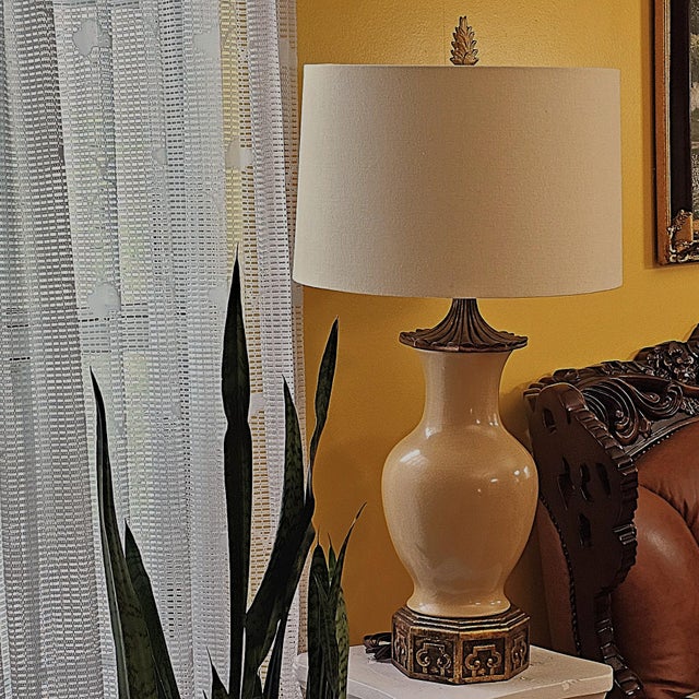Pair of Port 68 Mark Abrams Cream Ceramic Urn Table Lamps With Linen Drum Shades For Sale - Image 13 of 18
