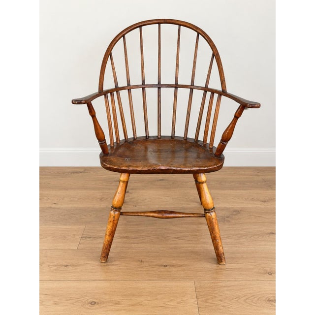19th Century English Oak Windsor Chair. Round Mortise & tenon joinery construction (see close up photos). Original finish...