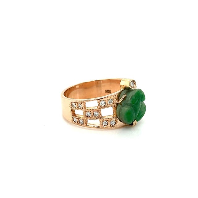 Contemporary Vintage 18K Rose Gold Jadeite Jade Carved Frog Open Shank Ring with Diamond Side, Size 8.5 For Sale - Image 3 of 7