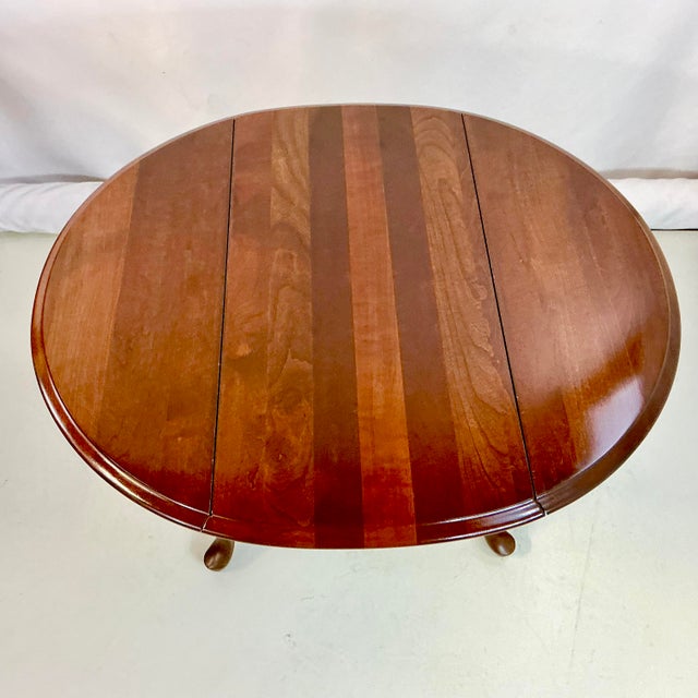 1980s Vintage Traditional English Queen Anne Mahogany Drop Leaf Side Table For Sale - Image 11 of 13