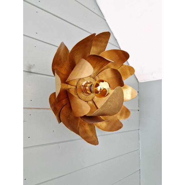 Mid-Century Modern Floral Wall Sconce in Gilded Metal, Italy, 1970s For Sale - Image 3 of 15