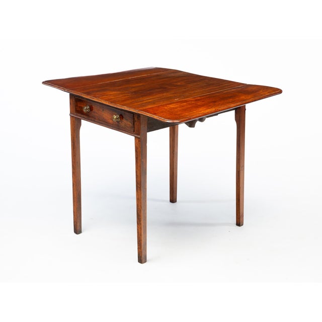Traditional Late Georgian Mahogany Pembroke Table, England, Circa 1780–1820 For Sale - Image 3 of 5