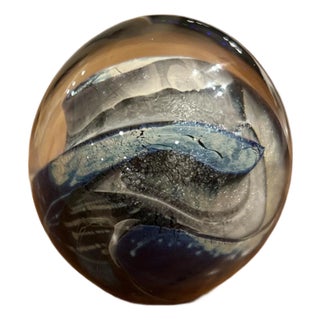 Signed Robert Eickholt 95 Cobalt Swirl Paperweight Hand Blown Studio Art Glass For Sale