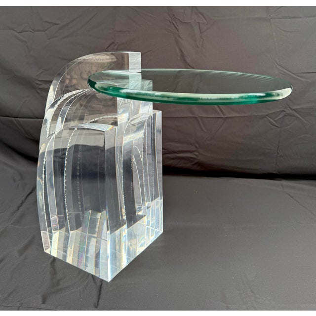 1970s MCM Art Deco Statement Lucite and Floating Glass Side Table For Sale - Image 5 of 12