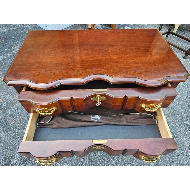 Brown 1980s Thomasville Collector's Cherry Silver Anniversary Blockfront Lowboy For Sale - Image 8 of 12