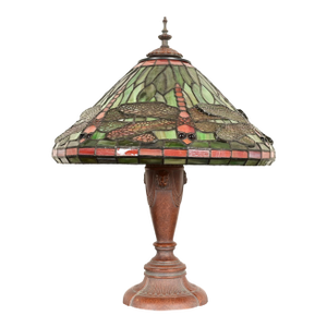 Late 20th Century Tiffany Studios Style Arts & Crafts Table Lamp With Dragonfly Stained Glass Shade