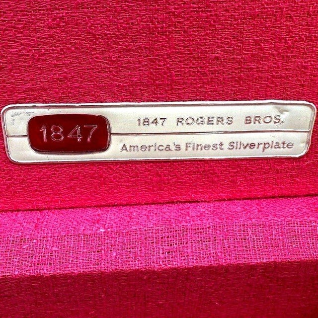 Mid 20th Century Mid 20th Century 1847 Rogers Bros Flair Silverplate Flatware Service for 16 With Chest - 121 Pcs For Sale - Image 5 of 18