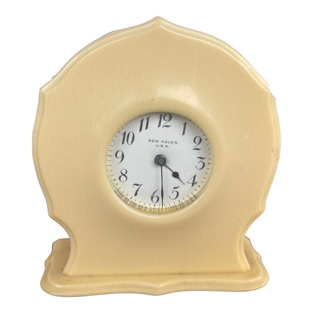 Art Deco 1930s New Haven u.s.a. Cream Celluloid Plastic Mechanical Table Clock For Sale