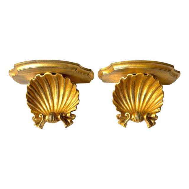 Pair talian Carved Giltwood Shell Motif Wall Brackets, Attributed to Palladio For Sale