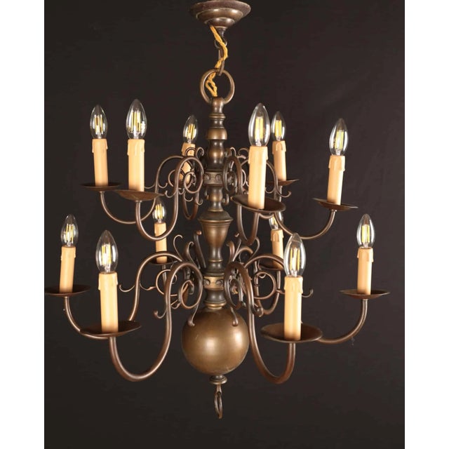 Beautiful patina. The chandelier has undergone a complete and expensive renovation of the electrical installation: a new...