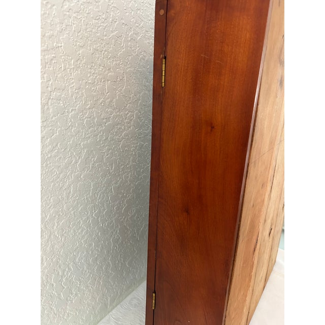 Brown Vintage American Federal Mahogany Hanging Curio Cabinet For Sale - Image 8 of 11