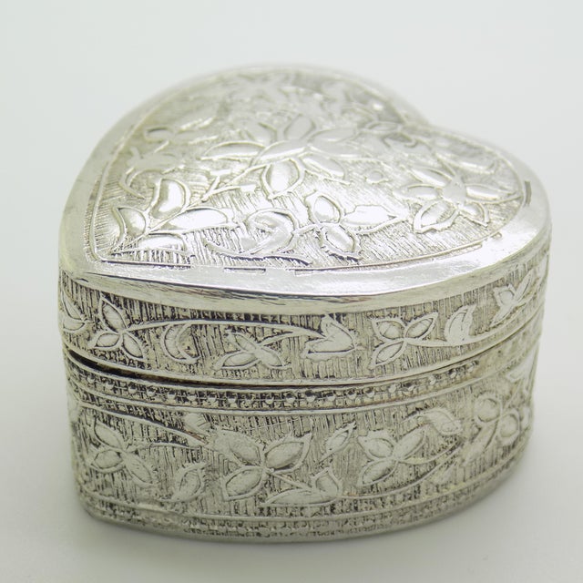 Vintage Italian Genuine Silver 800 Heart-Shaped Trinket Box with Floral Detail, 1980s For Sale - Image 4 of 13