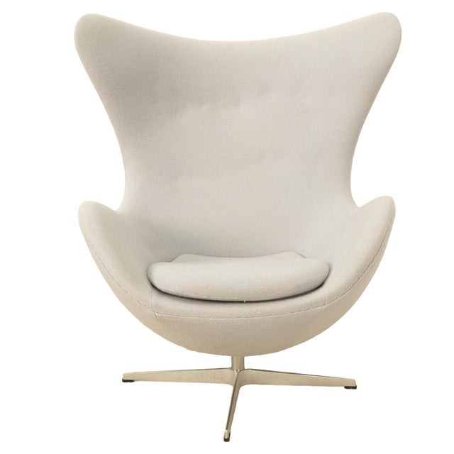 Mid Century Modern Egg Lounge Chair & Ottoman Arne Jacobsen for Fritz Hansen For Sale - Image 16 of 18