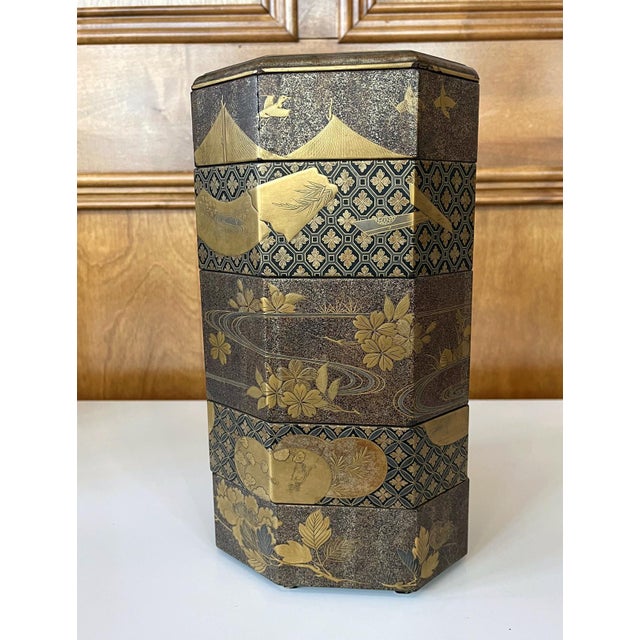 Japanese Maki-e Lacquer Stack Box Jubako For Sale - Image 12 of 18