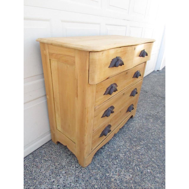 Late 19th Century Antique American Scrubbed Pine Dresser For Sale - Image 5 of 18