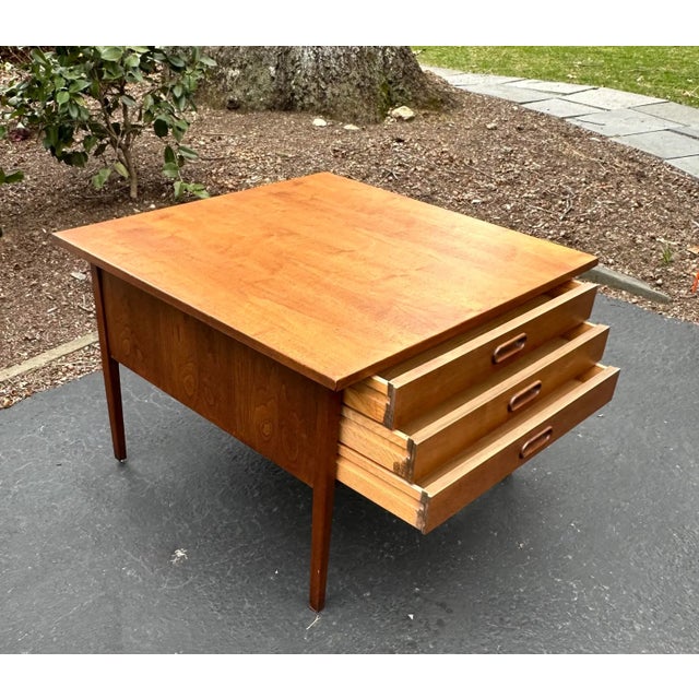 Mid-Century Modern Walnut Three-Drawer Table, Jack Cartwright for Founders For Sale In Savannah - Image 6 of 12
