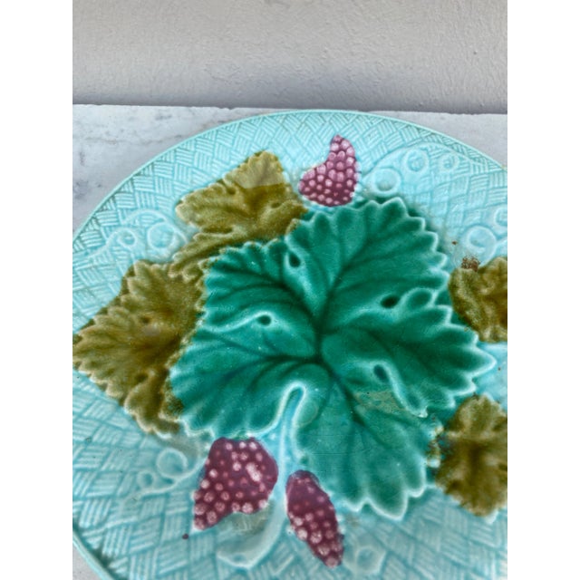 French Majolica Grapes Plate Salins, Circa 1890 For Sale - Image 4 of 7