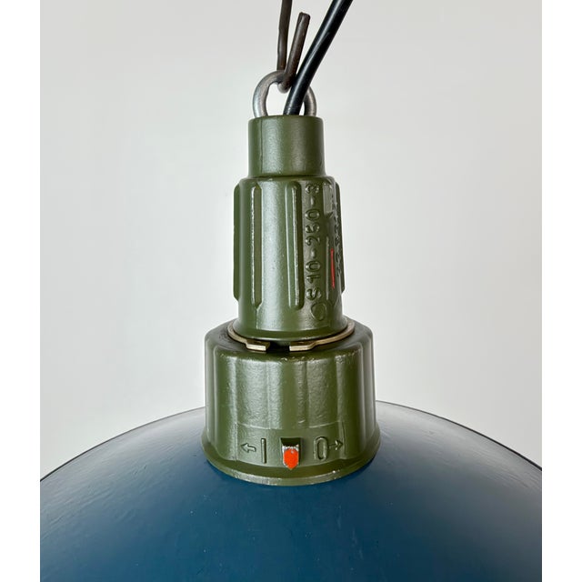 Mid-Century Modern Industrial Blue Enamel Military Pendant Lamp with Cast Aluminium Top, 1960s For Sale - Image 3 of 17