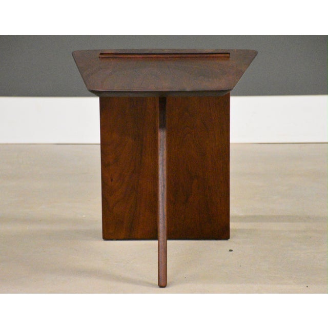 Jens Risom 1950s Refinished Magazine Rack End Table by Jens Risom For Sale - Image 4 of 9