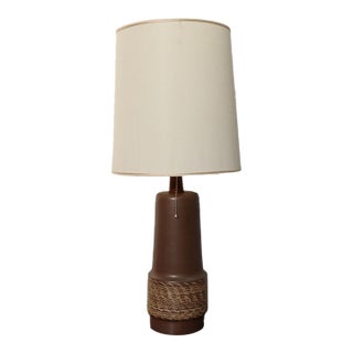 Vintage Brown Ceramic and Walnut Table Lamp With Finial by Gordon and Jane Martz For Sale