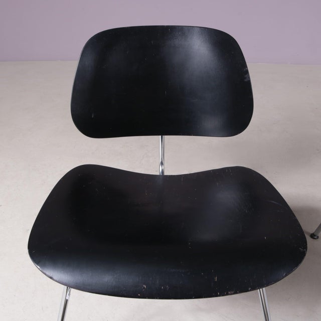 LCM Chairs in Chrome Metal with Black Plywood by Charles & Ray Eames for Herman Miller, USA, 1960s, Set of 2 For Sale - Image 5 of 11