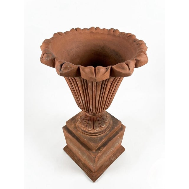 Neoclassical 1990s Italian Neoclassical Terracotta Urn on Matching Pedestal For Sale - Image 3 of 10