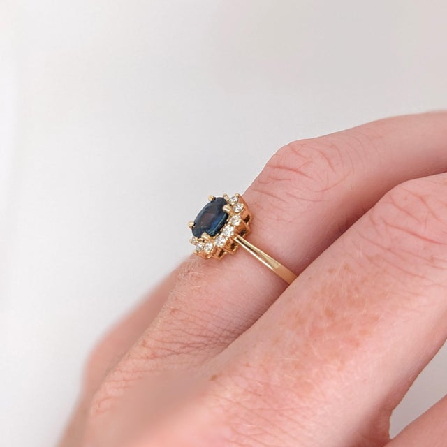 Modern Blue Sapphire Ring With Diamond Accents: Solid 14k Gold, Oval 7x5mm, Size 6.75 For Sale - Image 3 of 7