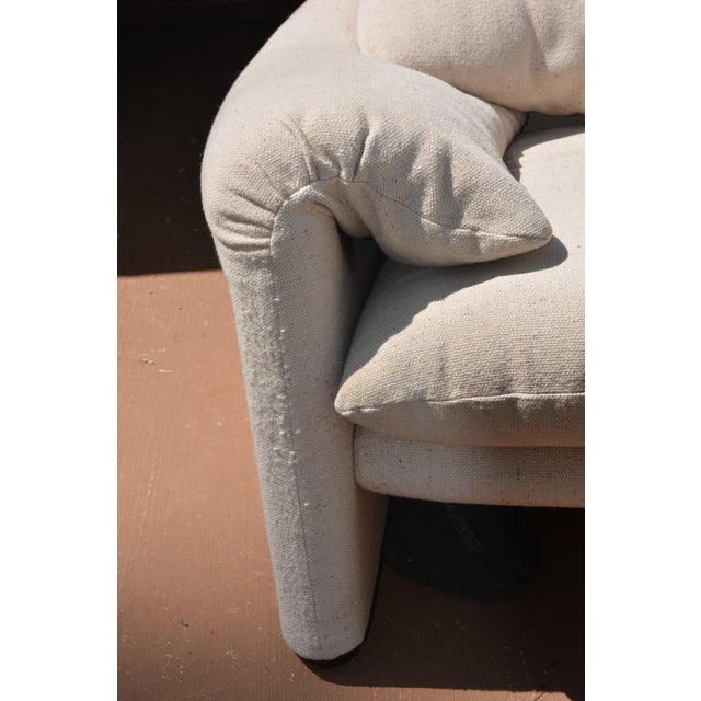 Post Modern Cream Tan Oatmeal Cassina Maralunga Couch Attributed to Vico Magistretti For Sale - Image 6 of 18