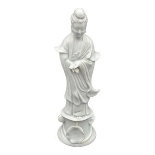 Mid 20th Century Japanese Porcelain Guanyin Statue For Sale