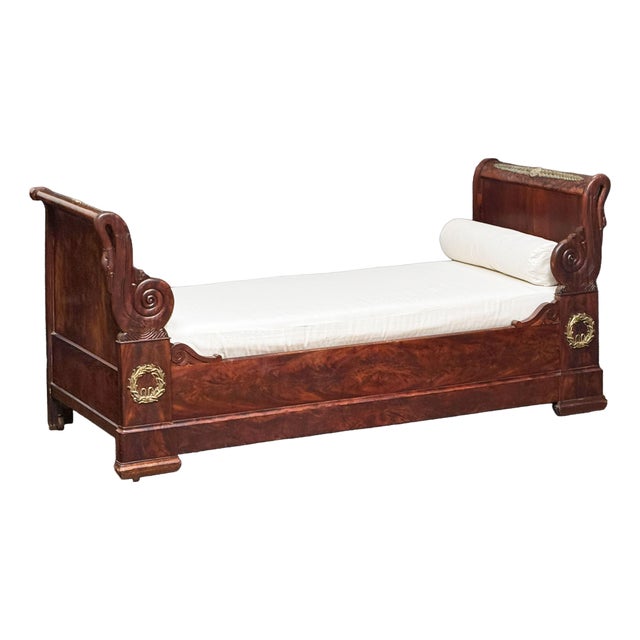 French Empire Gilt Mounted Day Bed or Lit en Bateau Sleigh Bed of Flame Mahogany For Sale