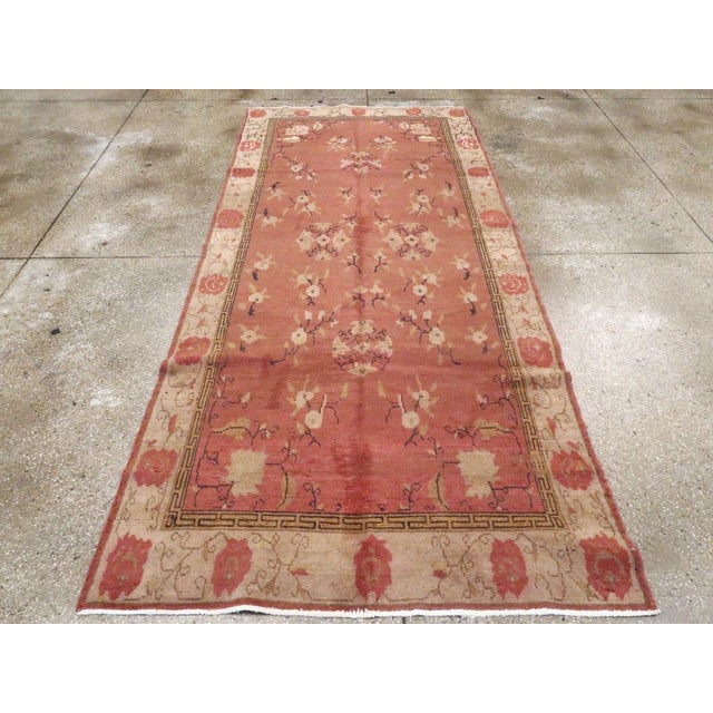 Mid 20th Century Galerie Shabab Collection Mid-20th Century Turkish Anatolian Accent Rug For Sale - Image 5 of 10