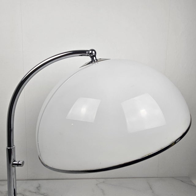 Table Lamp in Chrome and White Acrylic Diffuser, Italy, 1970s For Sale - Image 9 of 14
