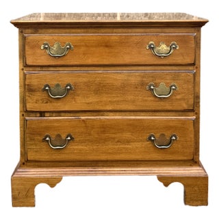 1980s Ethan Allen Circa 1776 Collection Traditional Solid Maple 3 Drawer Nightstand or Chairside Chest (18-9012) For Sale