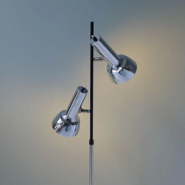 Simple floor lamp with adjustable reflectors. These can rotate and tilt, and are each provided with an E27 socket. The...