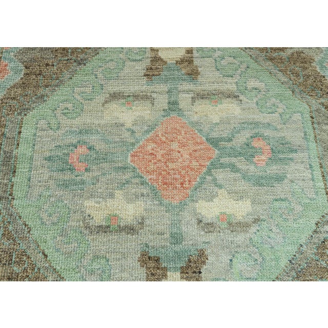Turkish Turkish Oushak Rug 3'9"x 6'4" #20083 For Sale - Image 3 of 8