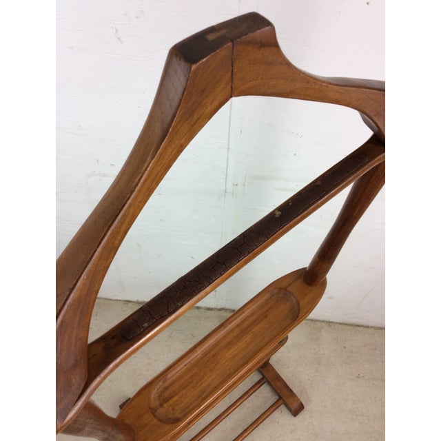 Mid Century Modern Solid Wood Gentleman’s Valet With Carved Accessory Dish For Sale In Philadelphia - Image 6 of 12