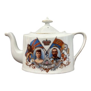 Early 20th Century English Porcelain Commemorative Coronation of George v and Mary Tea Pot For Sale