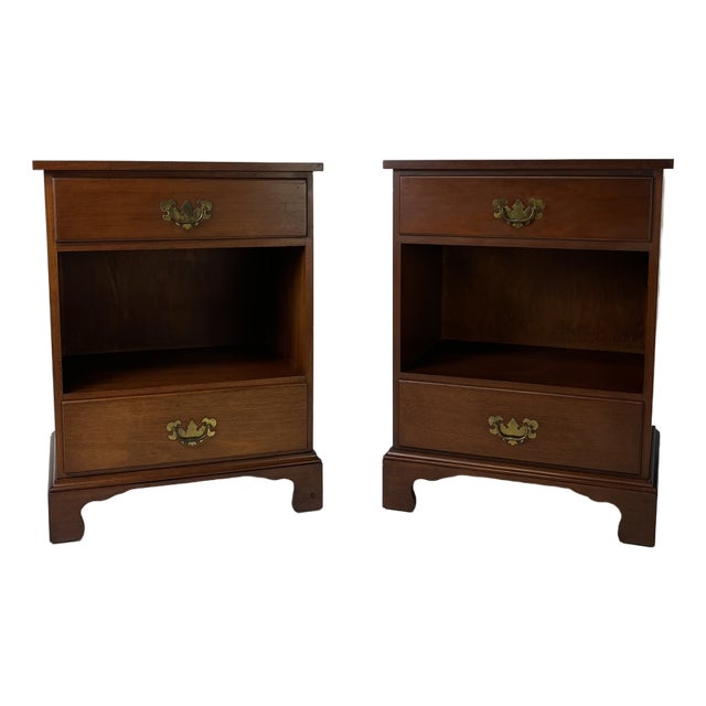 Vintage Chippendale Style Mahogany Open Cubby Nightstands - A Pair For Sale