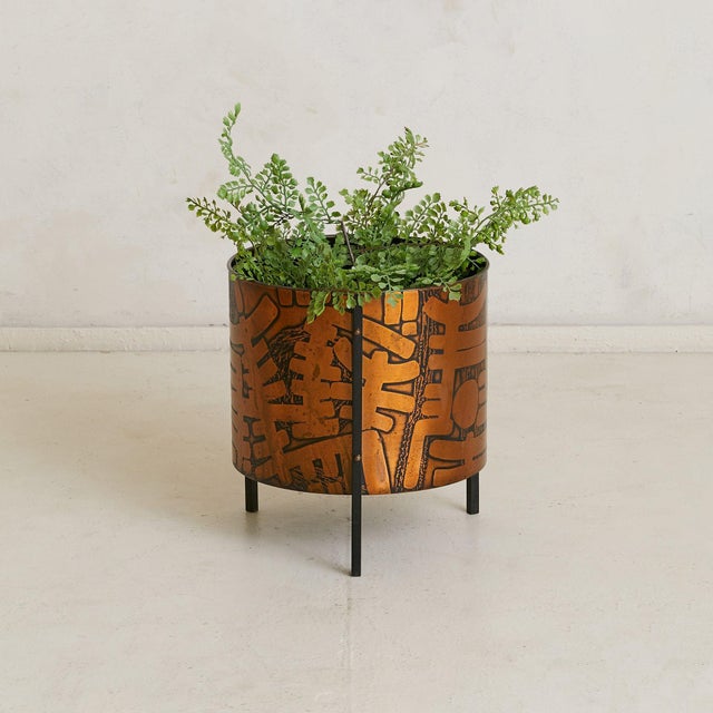 A sculptural planter attributed to the Turin workshop of Victor Cerrato, dating to the 1960s. The cylindrical form is clad...