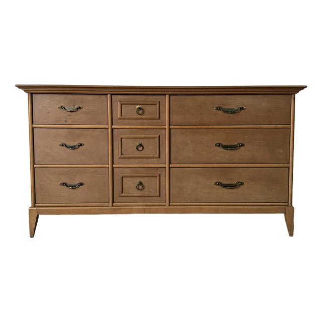 Vintage Broyhill Premier Division 9-Drawer Dresser With Brass Handle For Sale