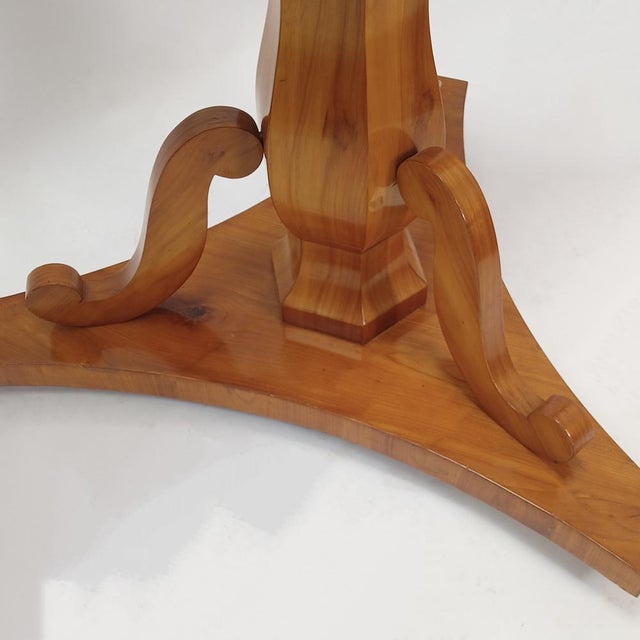 Biedermeier Salon Table in Cherry Tree, 1810s For Sale - Image 3 of 15
