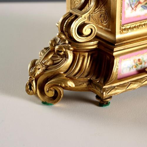 Brown Triptych Clock in Gilded Bronze and Porcelain For Sale - Image 8 of 16