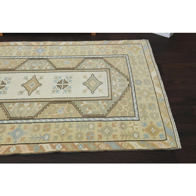 1970s Vintage Turkish Oushak Handmade Wool Cotton Beige Area Rug For Sale In San Francisco - Image 6 of 12