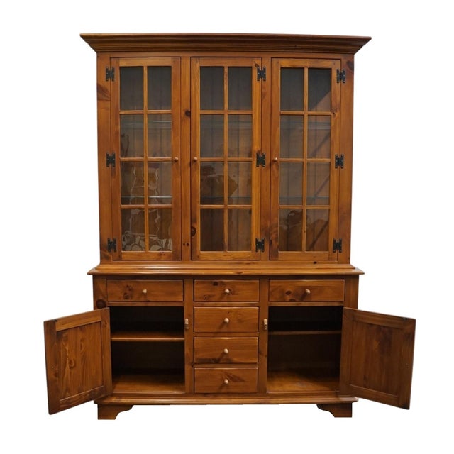 Ethan Allen Country Craftsman Solid Knotty Pine Early American Country French 62" Buffet W. Lighted Display China Cabinet 19-6326 / 19-6328 For Sale In Kansas City - Image 6 of 15